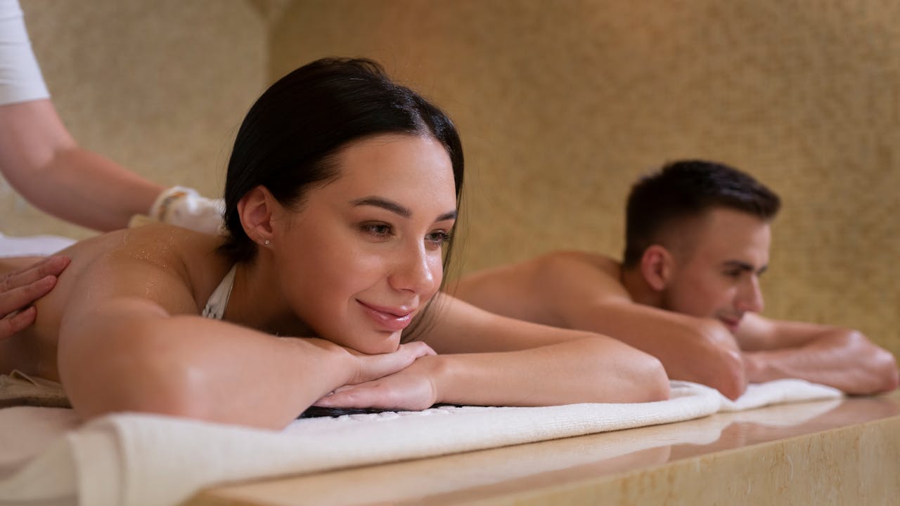 How a Traditional Couples Massage is Supposed to Happen