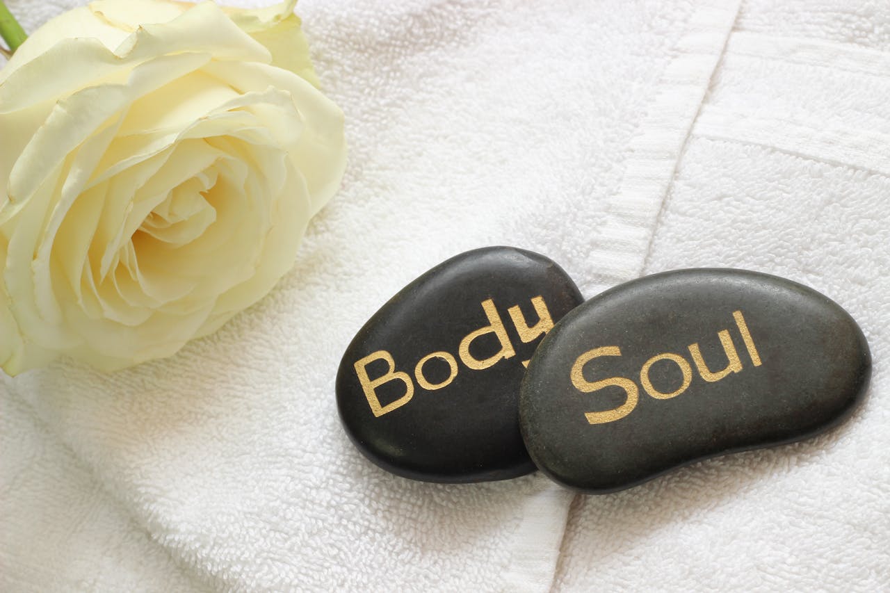 Our hot & cold massage therapy can help you feel alive and refreshed after a long stressful week of work.